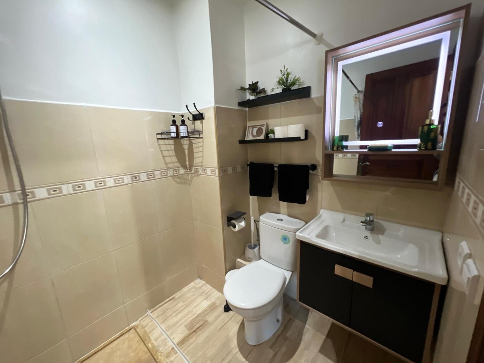 Appartamento Le I Parking Free I Balcon I Casaport 5min