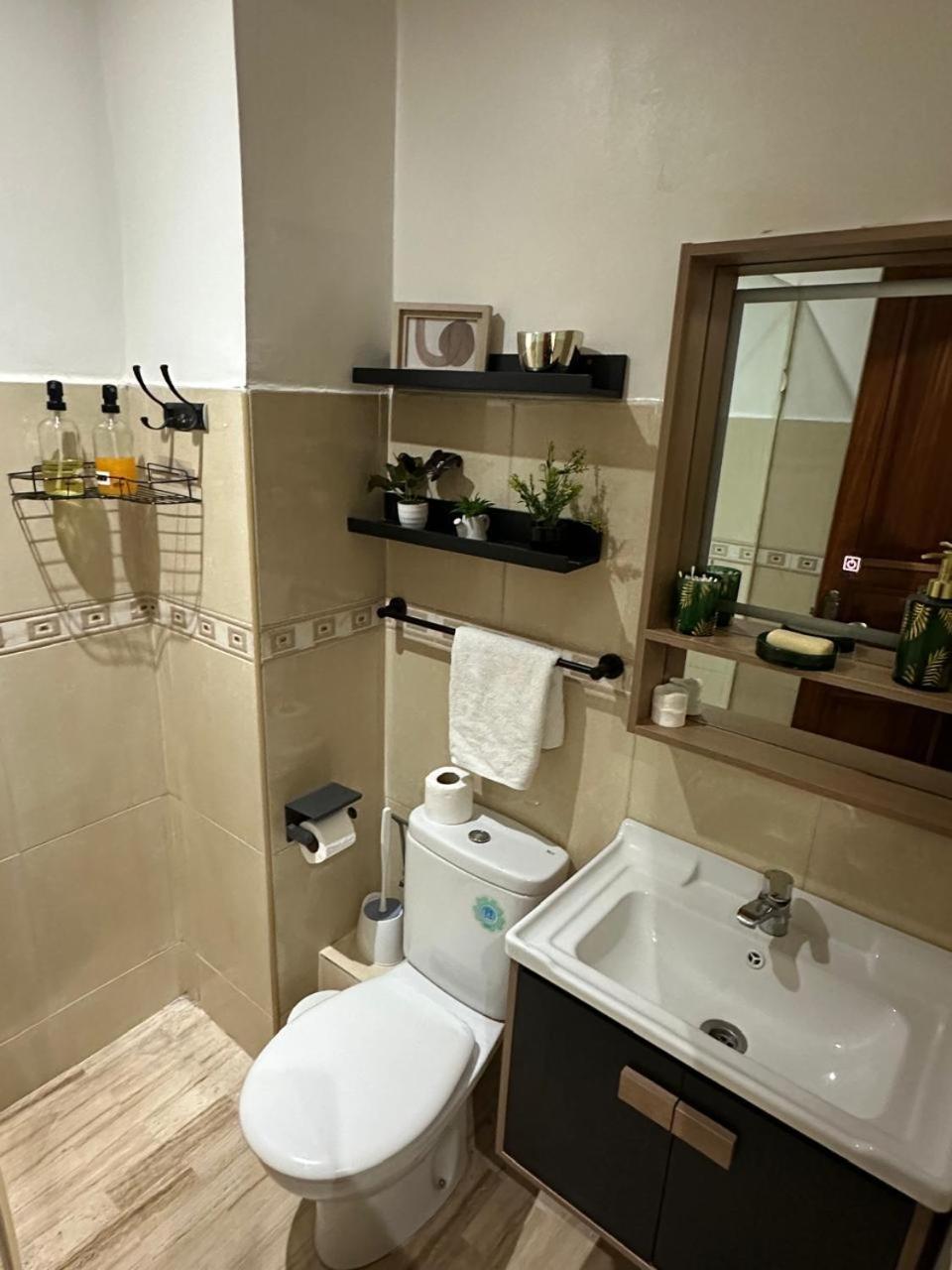 Appartamento Le I Parking Free I Balcon I Casaport 5min *
