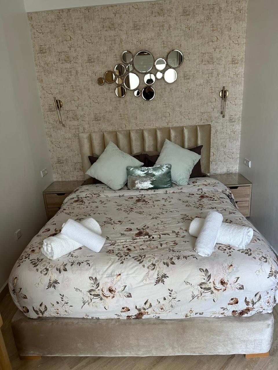 Le I Parking Free I Balcon I Casaport 5min Apartment